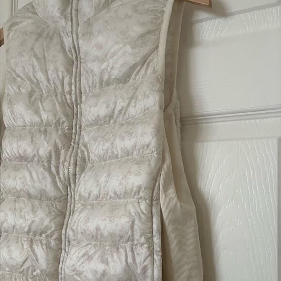 Fabletics Cream Puffer Vest - Picture 6 of 6